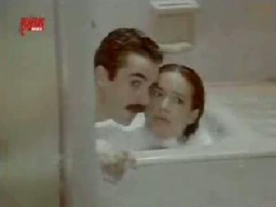 Müjde Ar'a banyoda taciz!